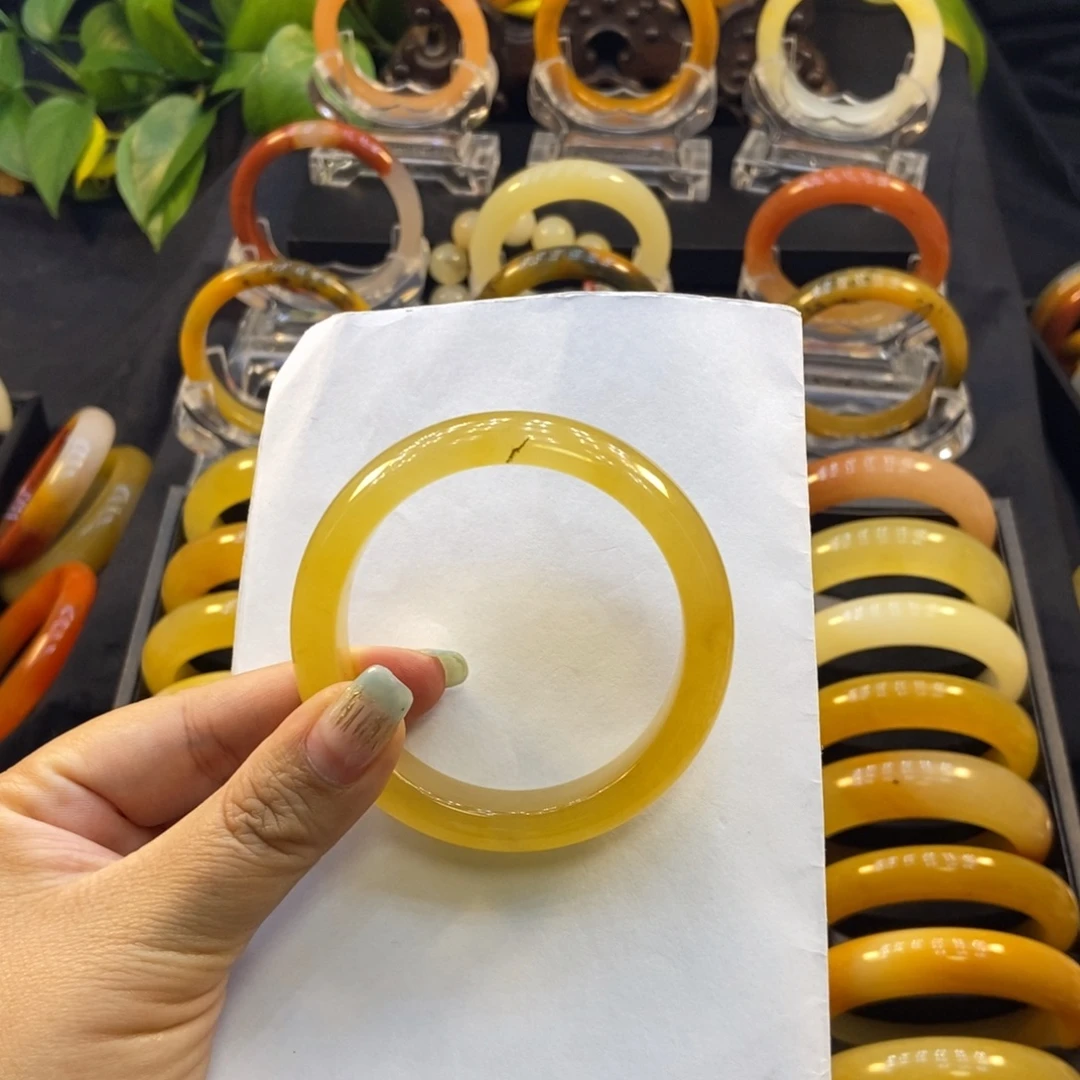 遥***鹿石英质玉（黄龙玉）未镶嵌手镯H