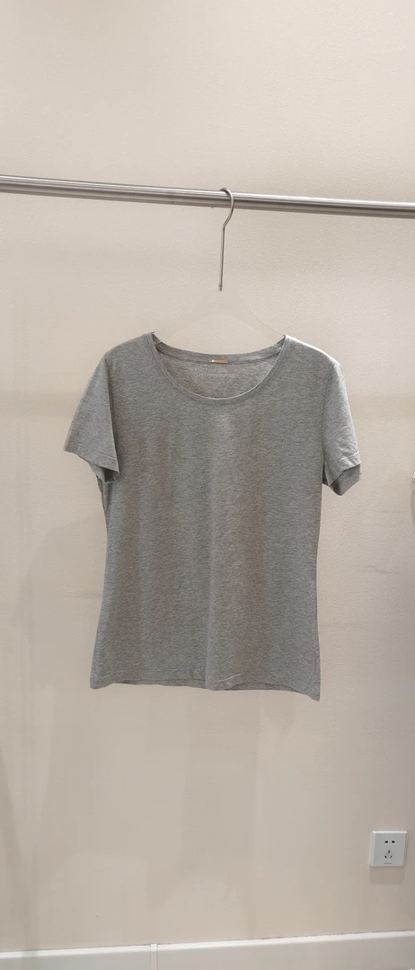 灰色圆领丝光棉T恤