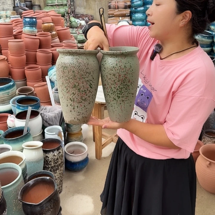 口14高25瑕疵两个盆瑕。