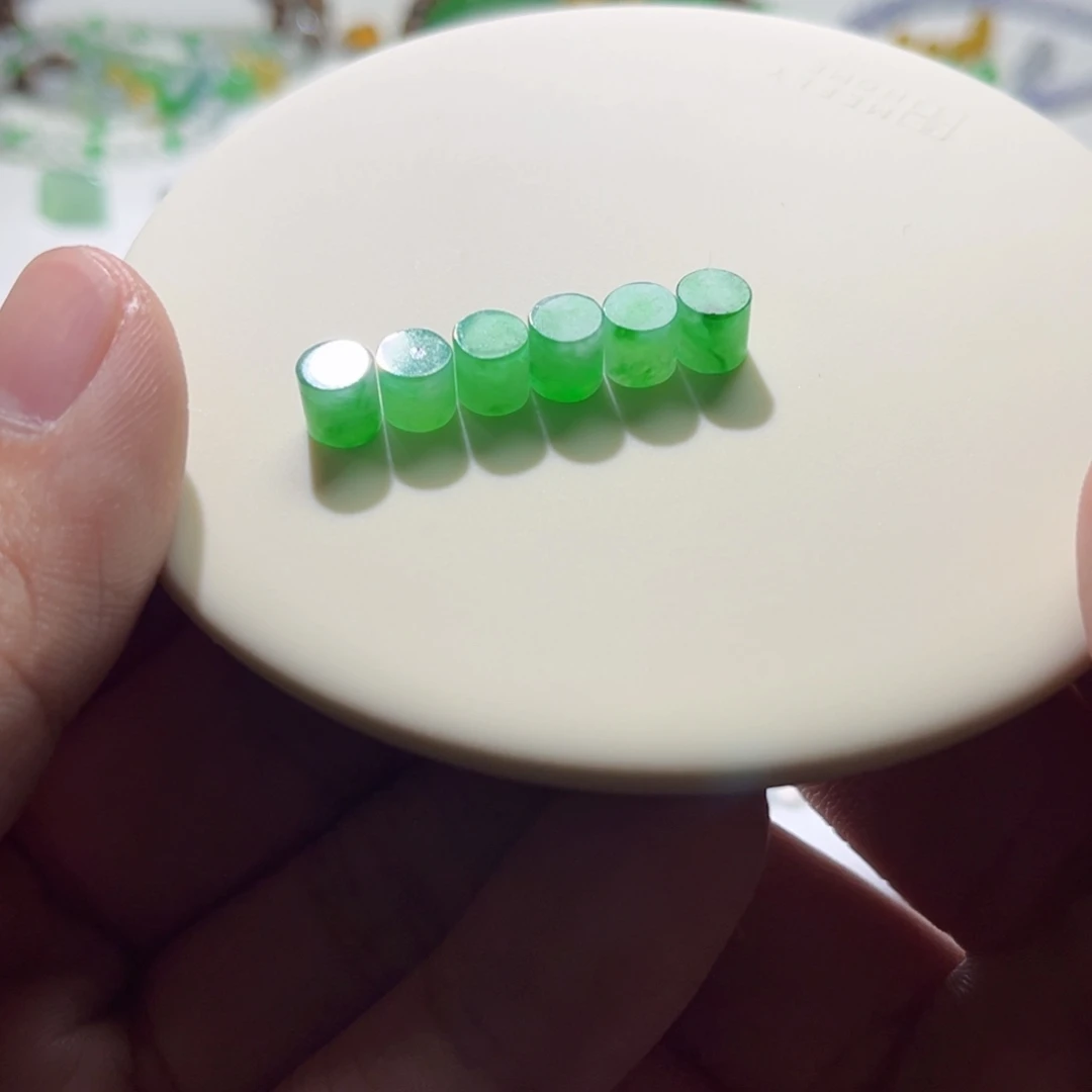 散珠翡翠裸石6mm6颗
