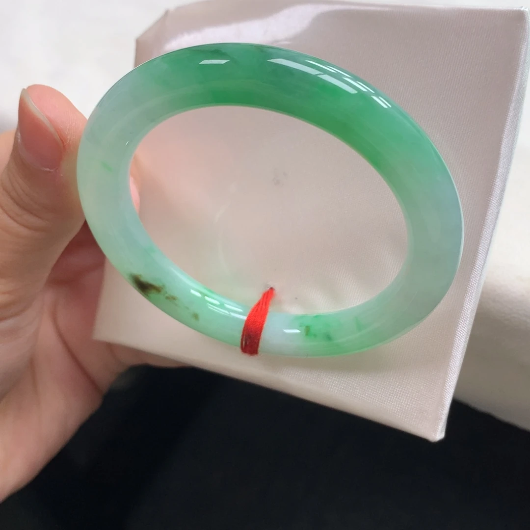 翡翠未镶嵌手镯42号51+圆条色货捡漏