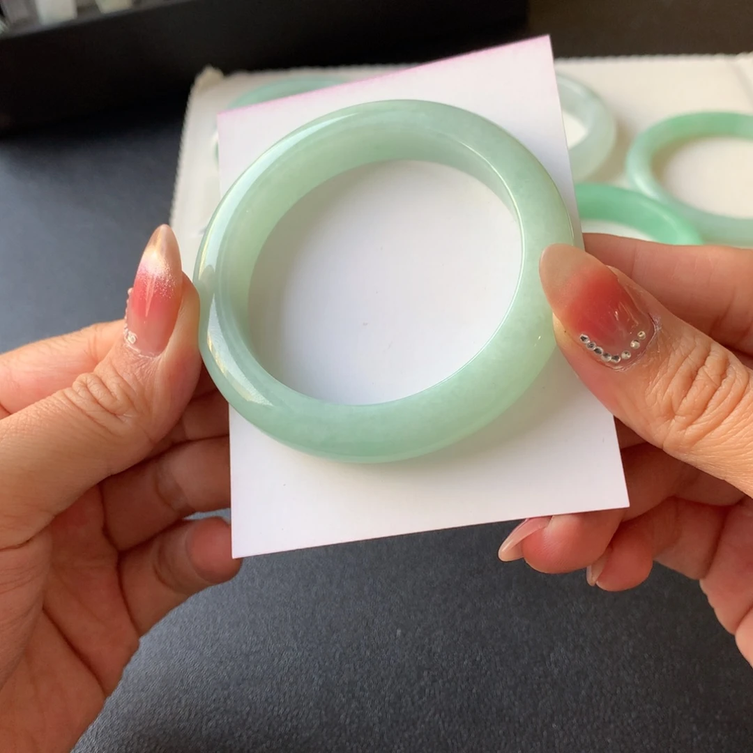 翡翠未镶嵌手镯54正