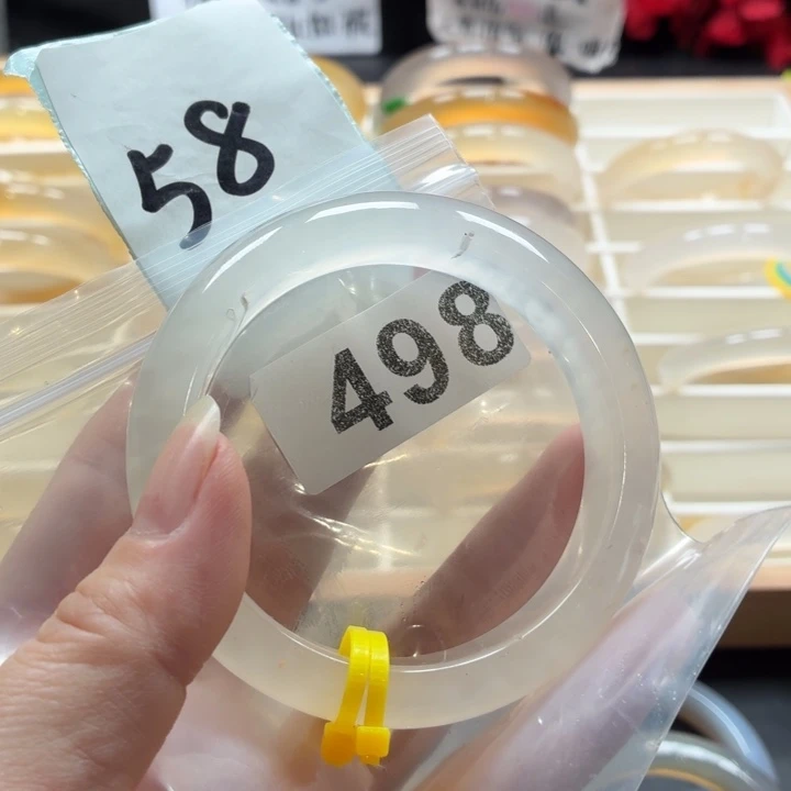 逃***海玛瑙/玉髓未镶嵌手镯