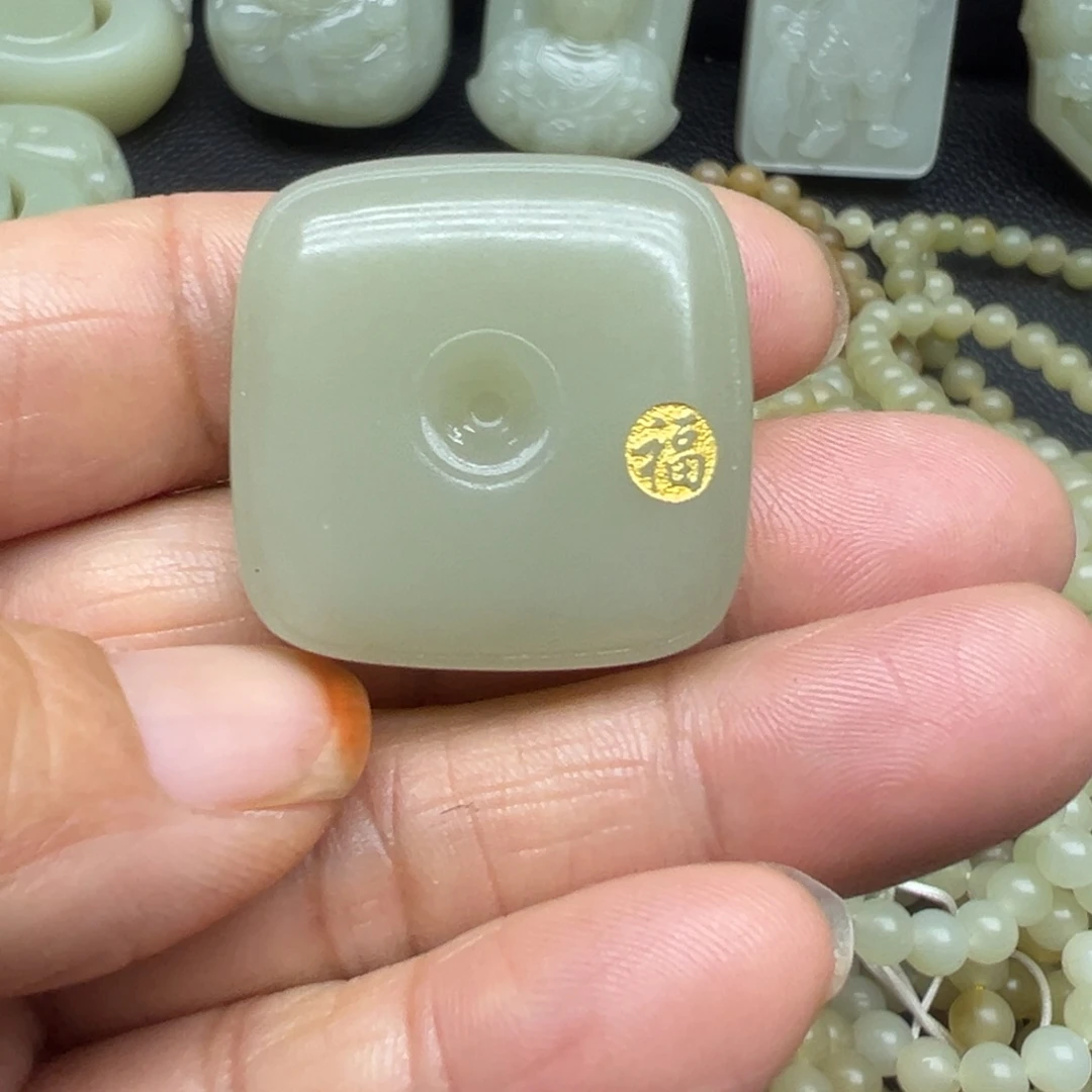 和田玉（糖玉）未镶嵌吊坠(不含链)