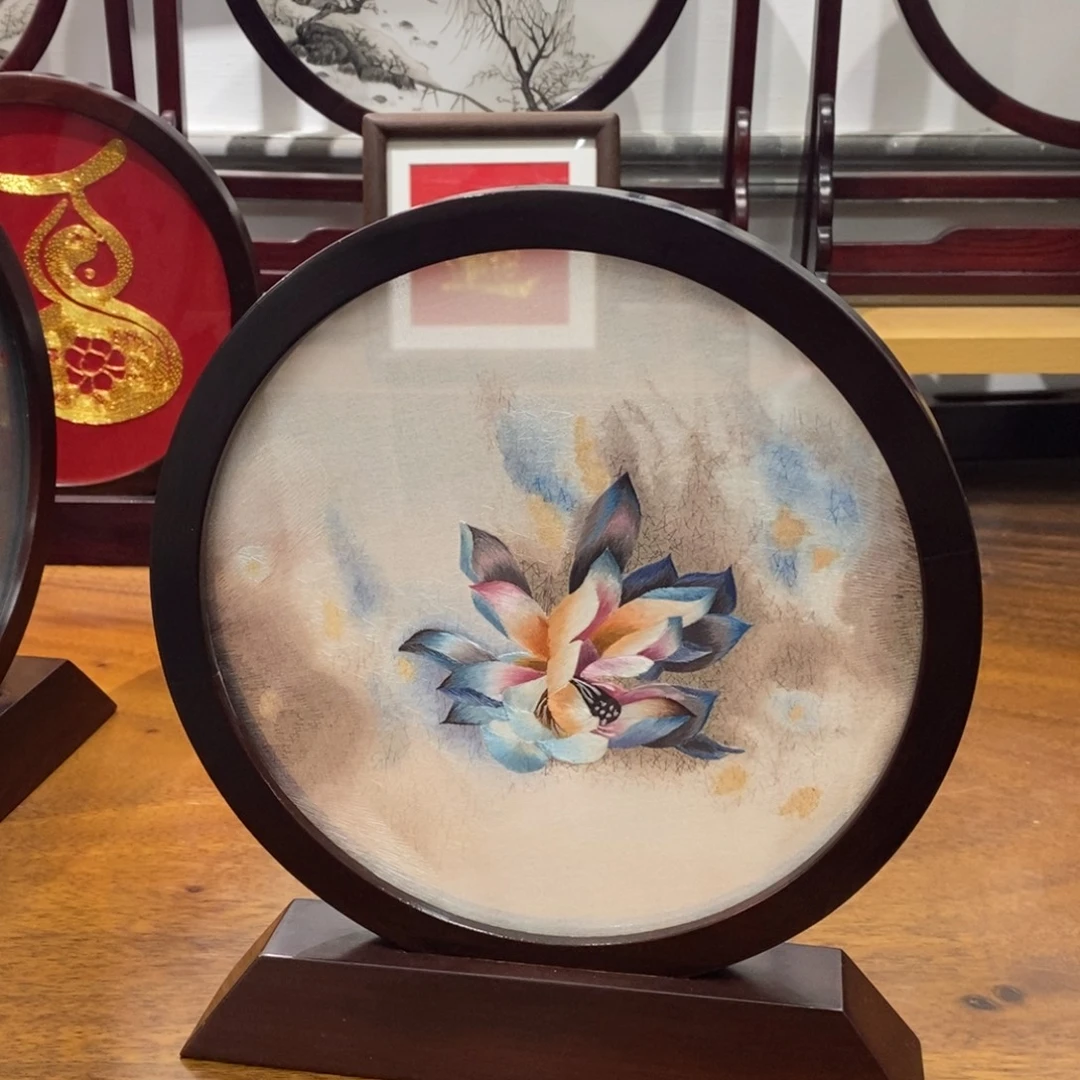 刺绣纯手工绣制苏绣荷花2号