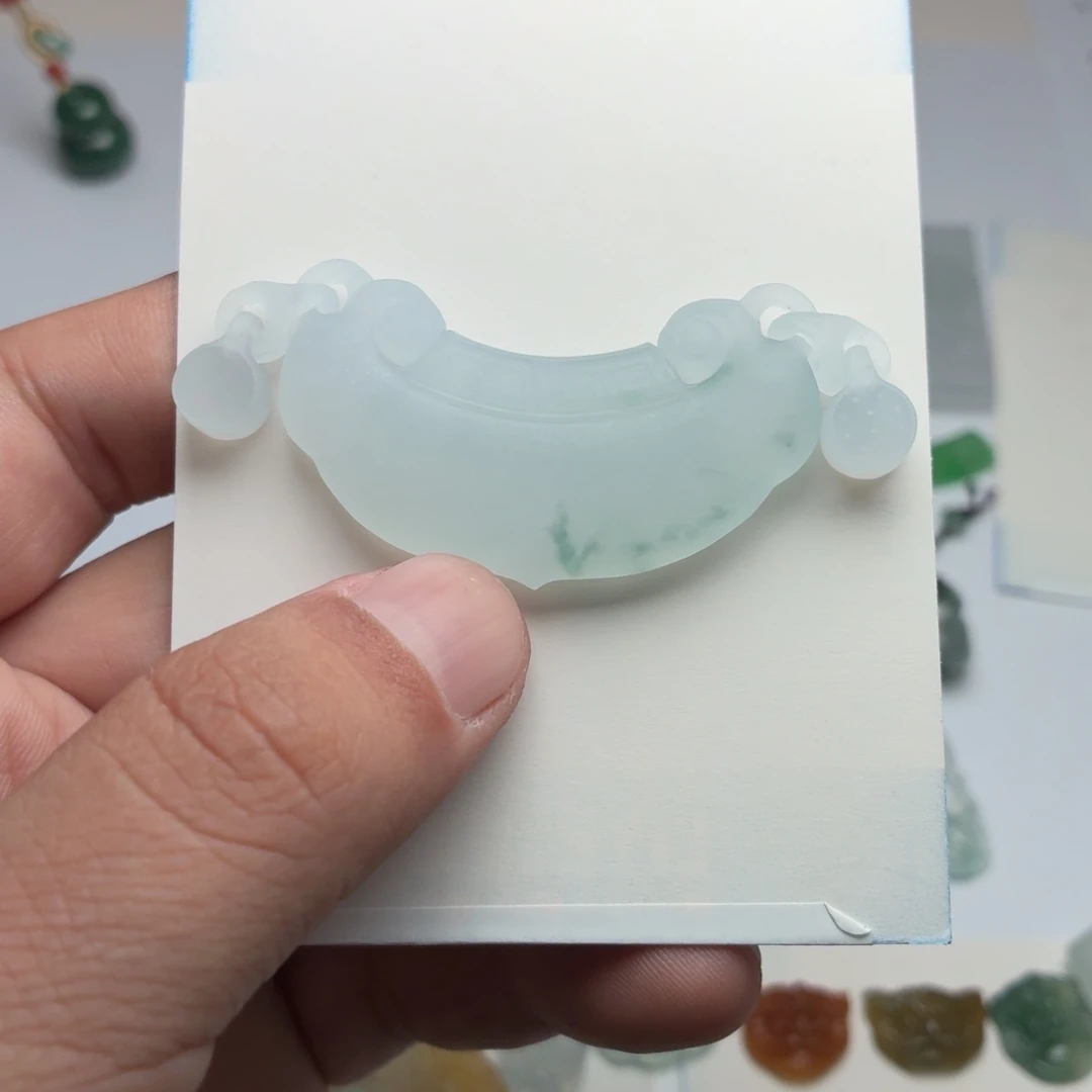 定制翡翠未镶嵌青*婷天然翡翠A货