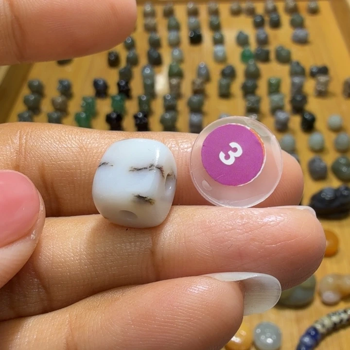 和田玉未镶嵌珠宝奇石