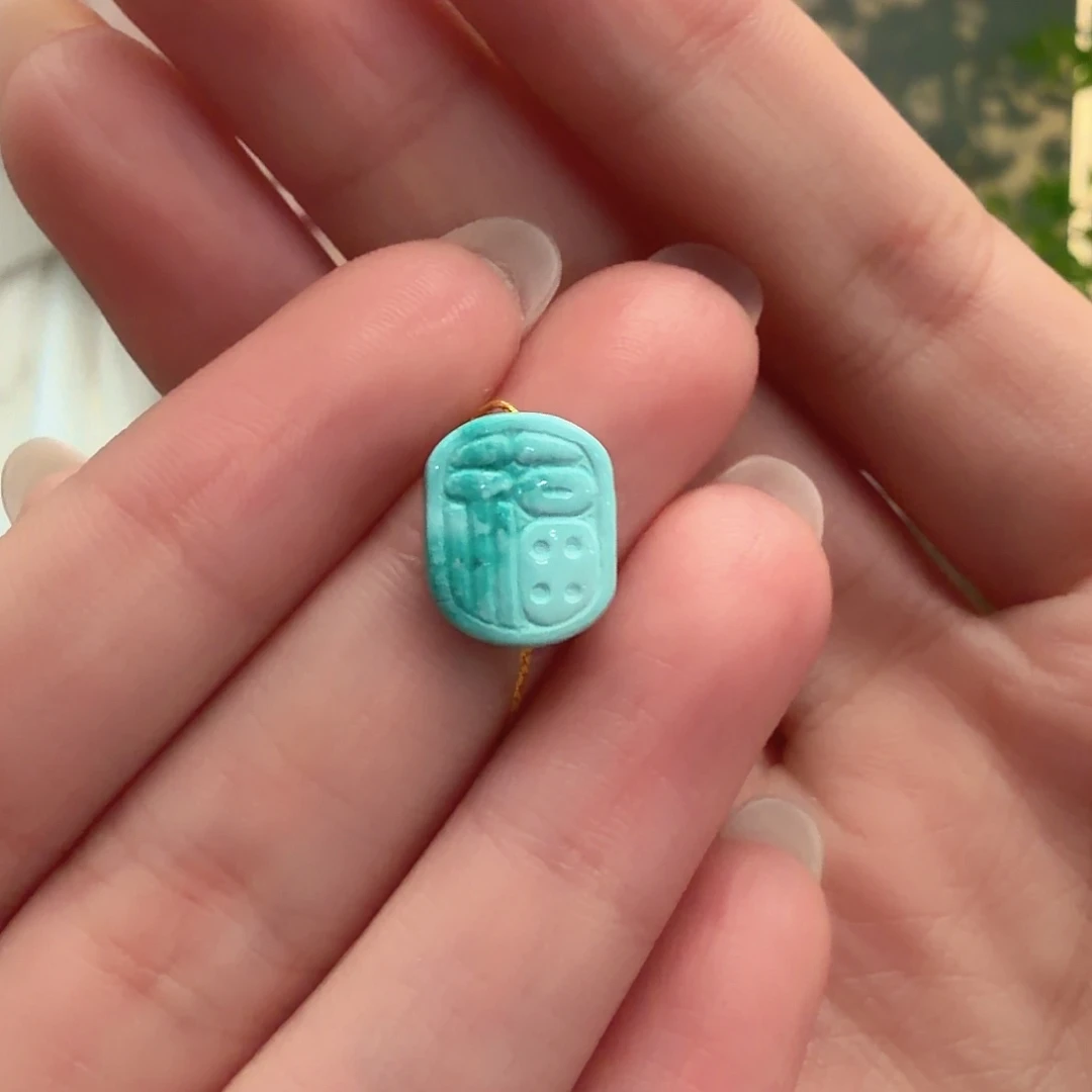 绿松石未镶嵌颈饰