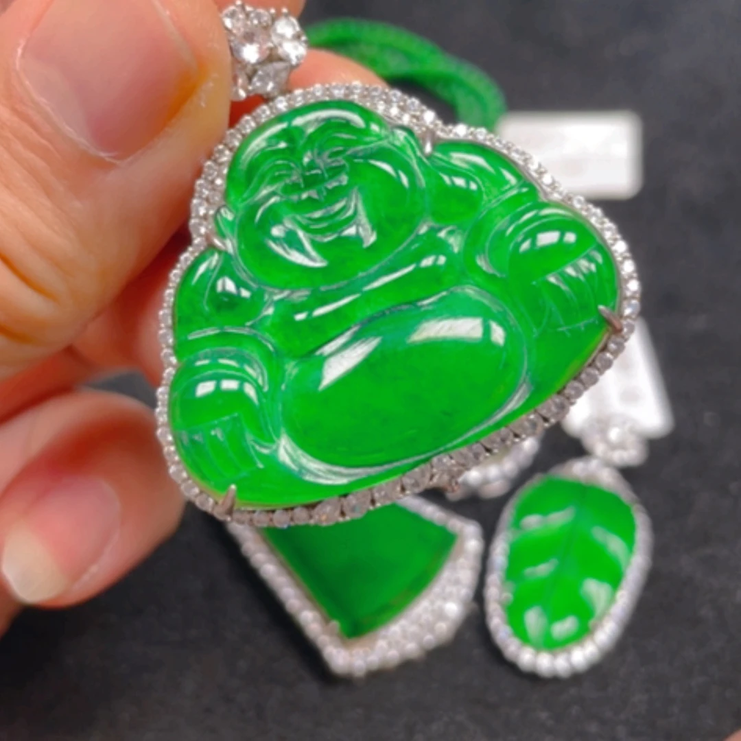 【闪购商品】颈饰银S925镶嵌翡翠吊坠