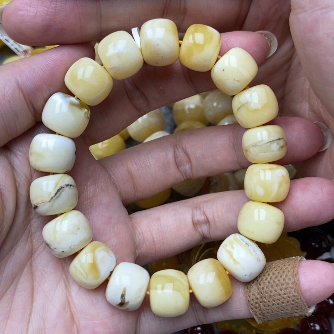 琥珀未镶嵌珠宝奇石22