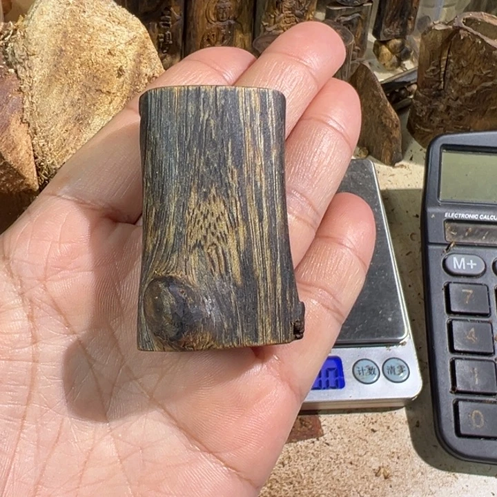 沉香吊坠绿棋楠沉香吊坠14.2克