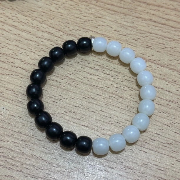 10mm和田玉黑白老型手串