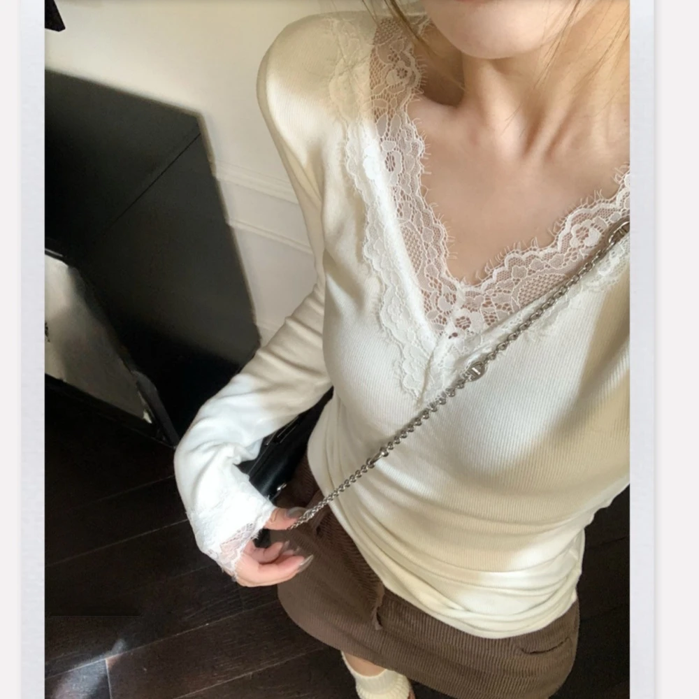 心动crush 白色蕾丝花边打底衫女秋冬新款百搭修身针织上衣XY030