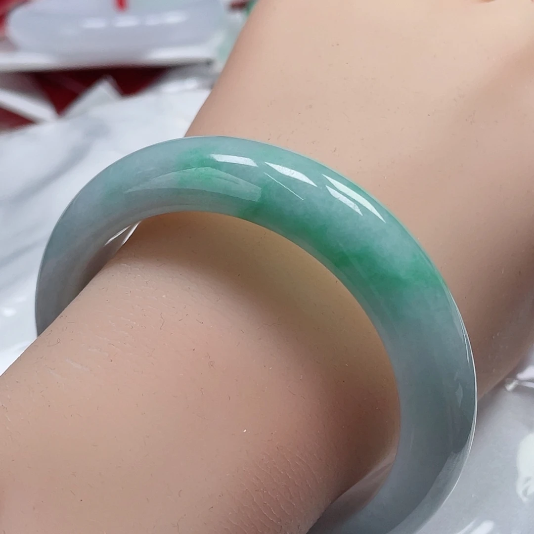 翡翠手镯未镶嵌缅甸翡翠手镯52圈