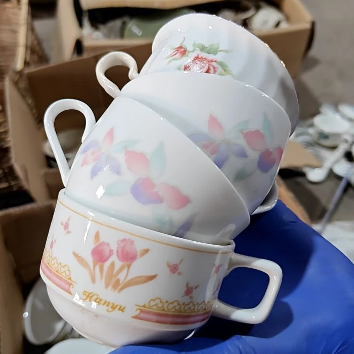 ****宝瓷片盘子碗茶壶啥都有