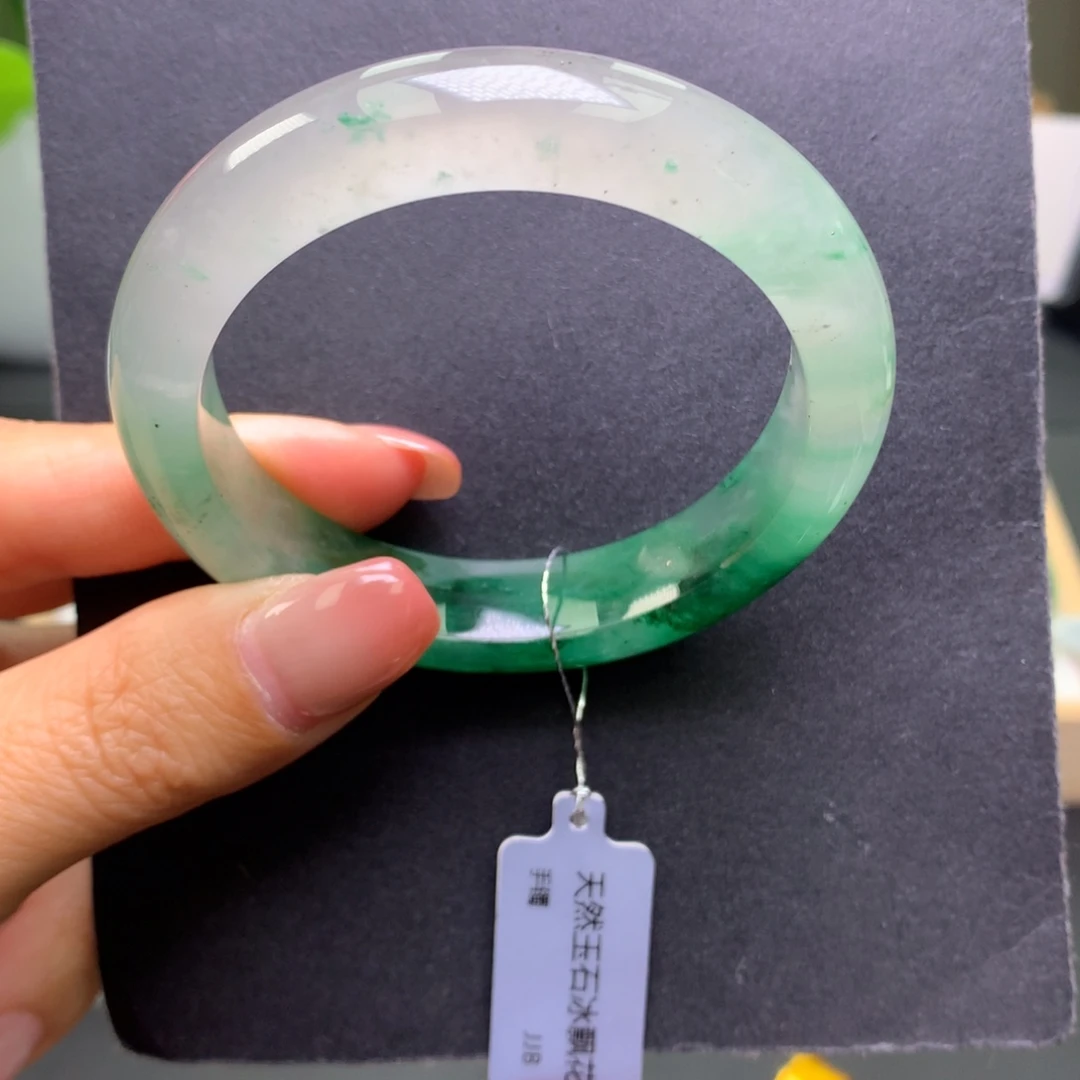 石英质玉（非洲翠）未镶嵌手镯