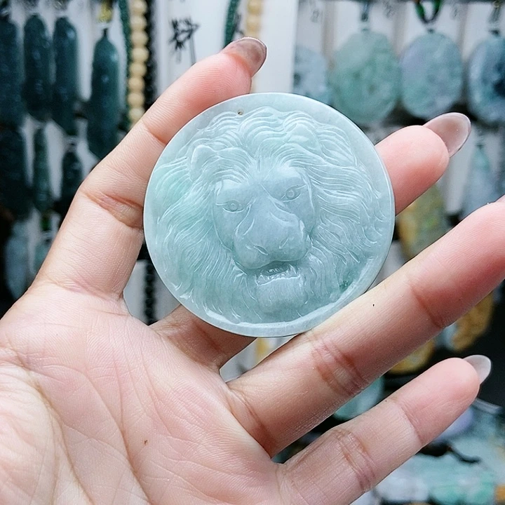 颈饰足铂镶嵌翡翠翡翠