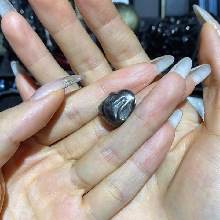 黑曜岩吊坠(不含链)未镶嵌?