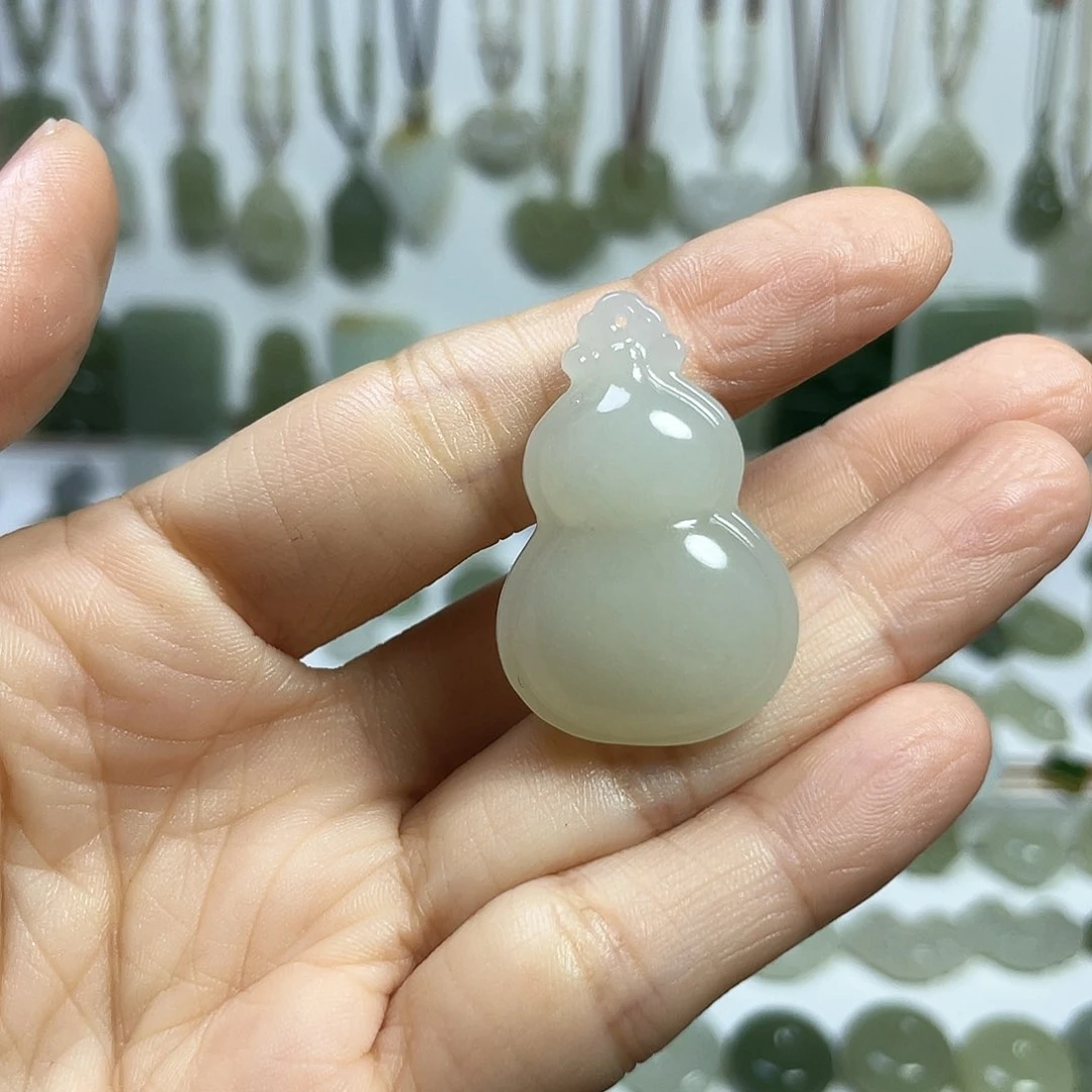 颈饰未镶嵌和田玉?****