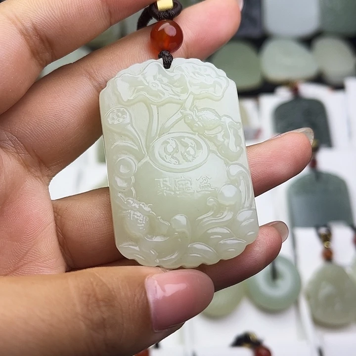 和田玉未镶嵌挂件