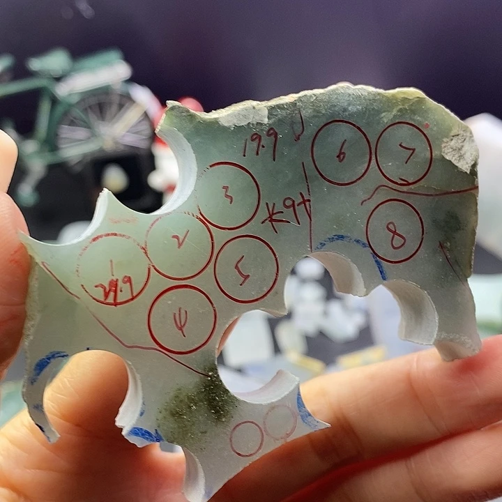 凨***夙未镶嵌定制翡翠8颗老型珠