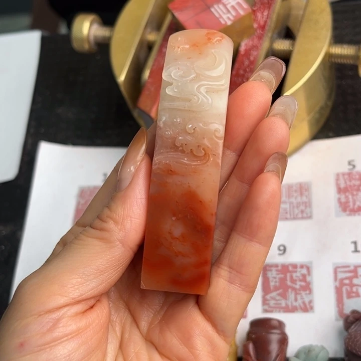 悠***得印石寿山石现场纯手工制作工艺精美