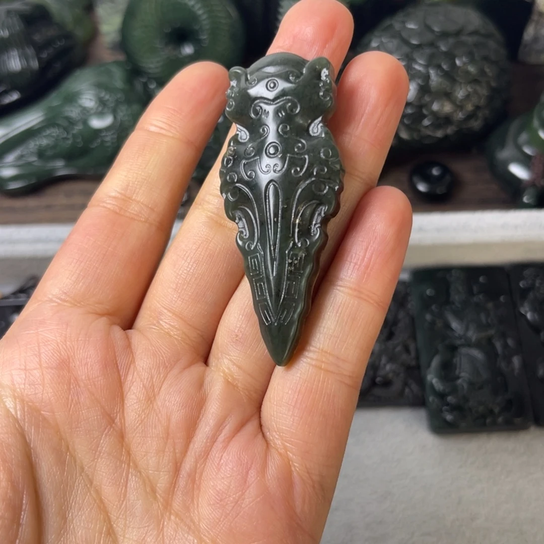 蛇纹石玉合金颈饰