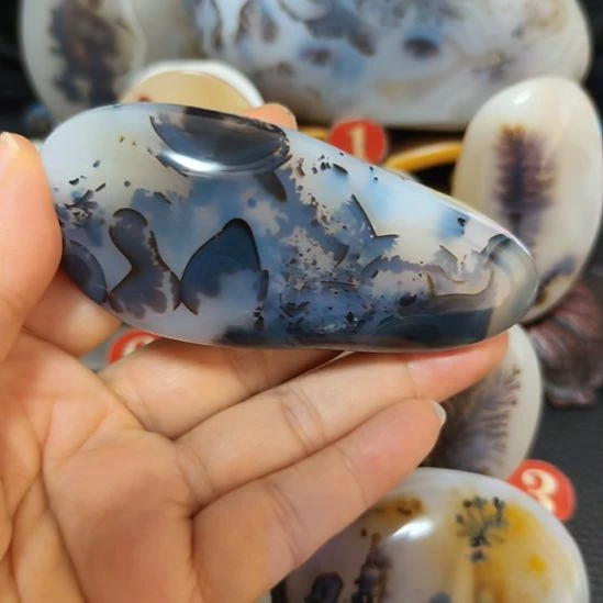 玛瑙/玉髓未镶嵌珠宝奇石