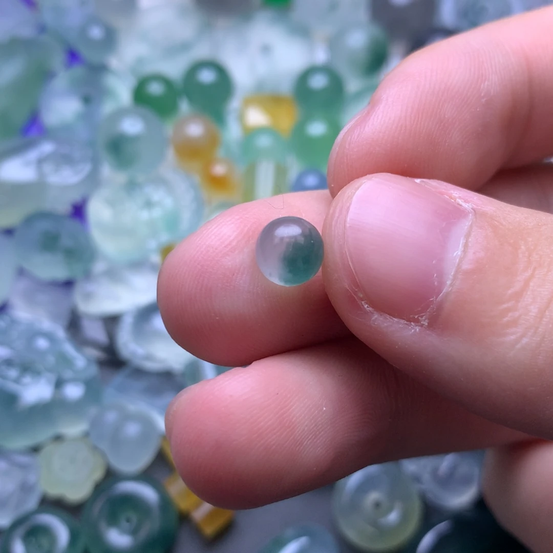 定制翡翠未镶嵌挂件