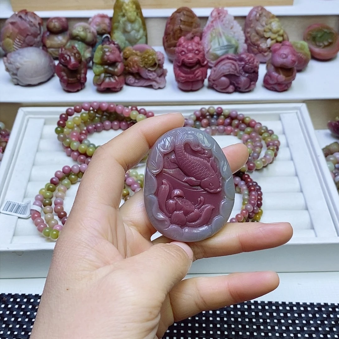 玛瑙/玉髓盐源玛瑙吊坠未镶嵌