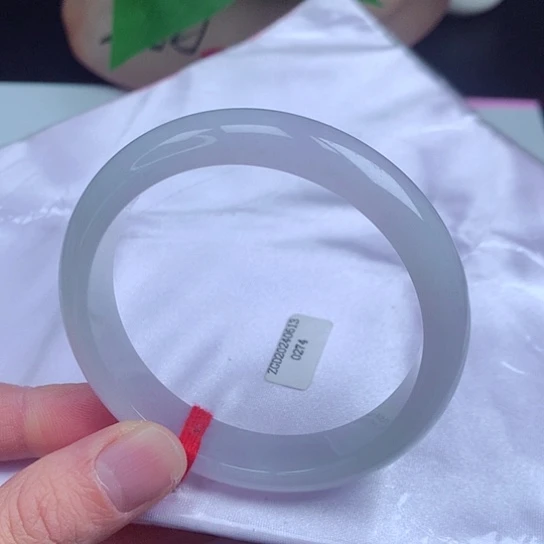 翡翠手镯未镶嵌        正圈56+