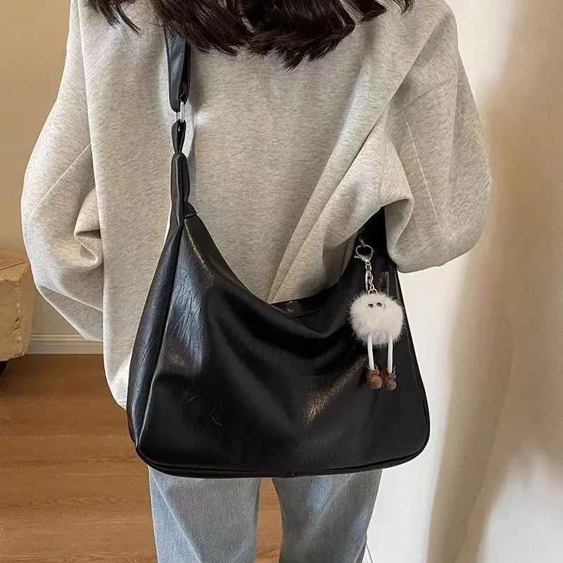 简约大容量包包女秋冬新款时尚百搭休闲单肩包学生通勤斜挎托特包