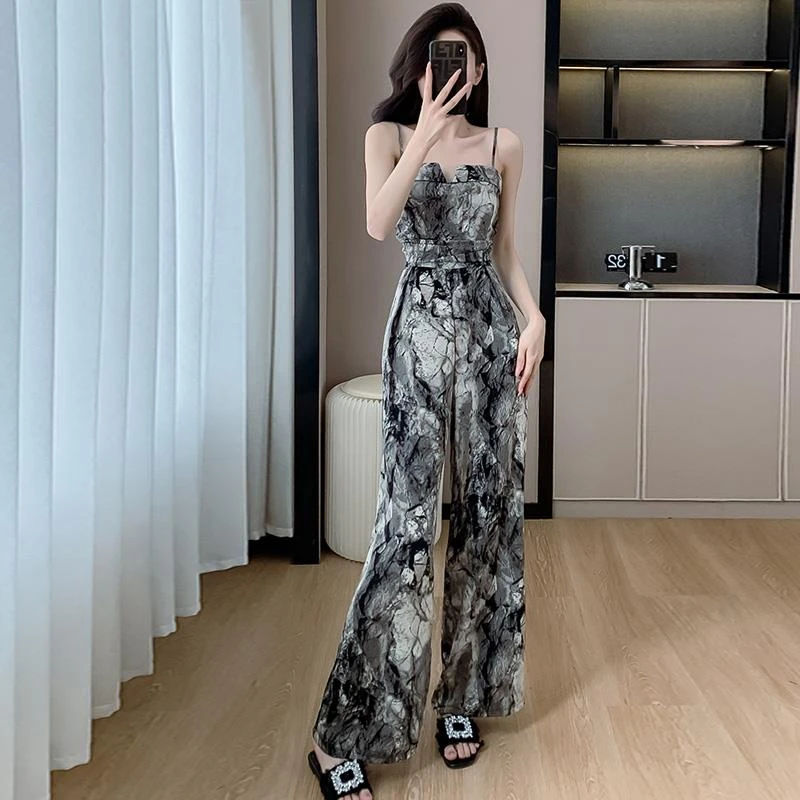 辣妹印花吊带连体裤秋女2025新款高腰高级感阔腿连衣裤超好看时尚