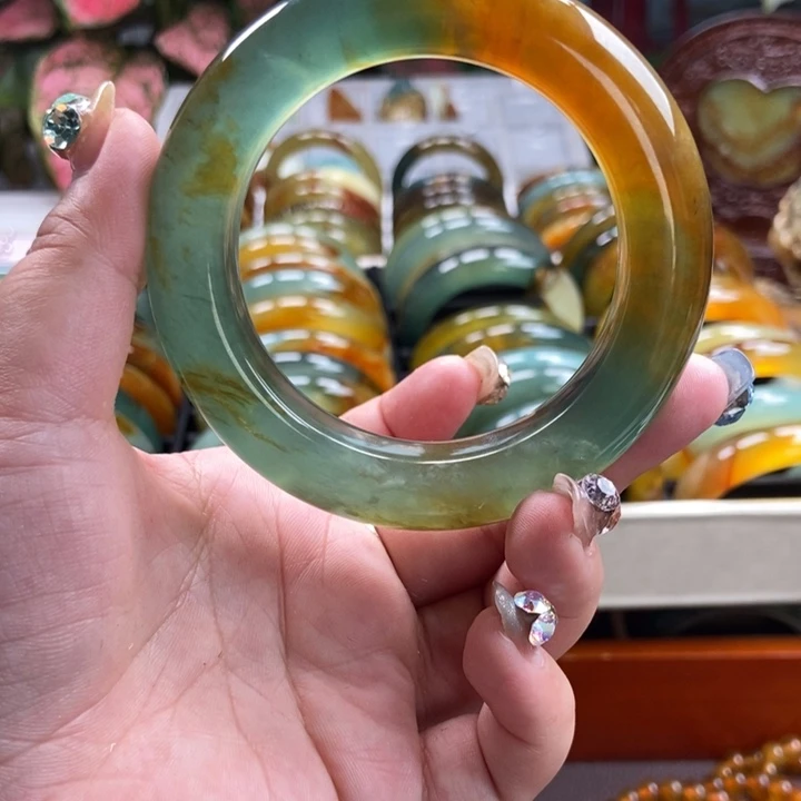 为****蛇纹石玉未镶嵌手镯