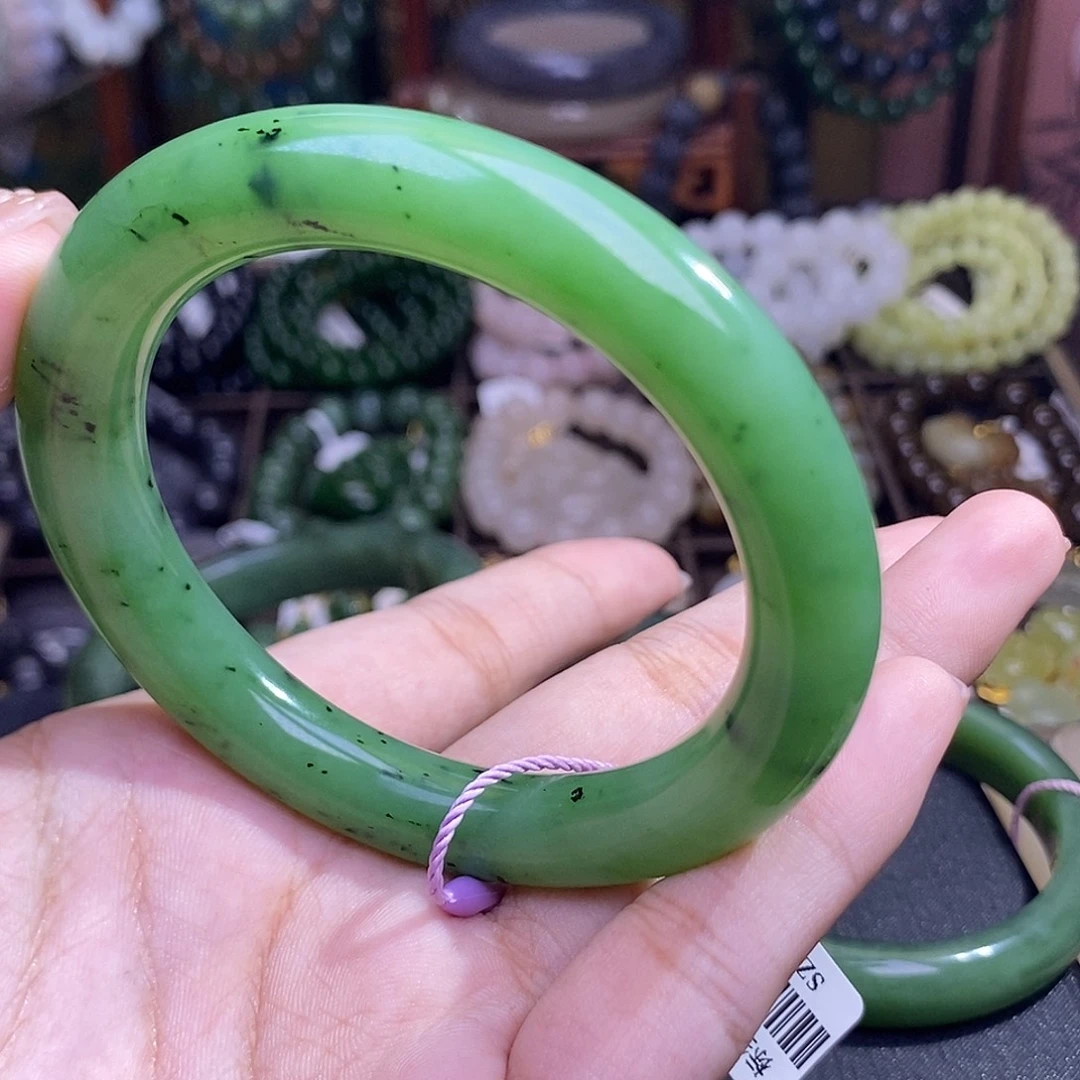和田玉未镶嵌颈饰碧玉老矿料果绿乌兰海圆条手镯55