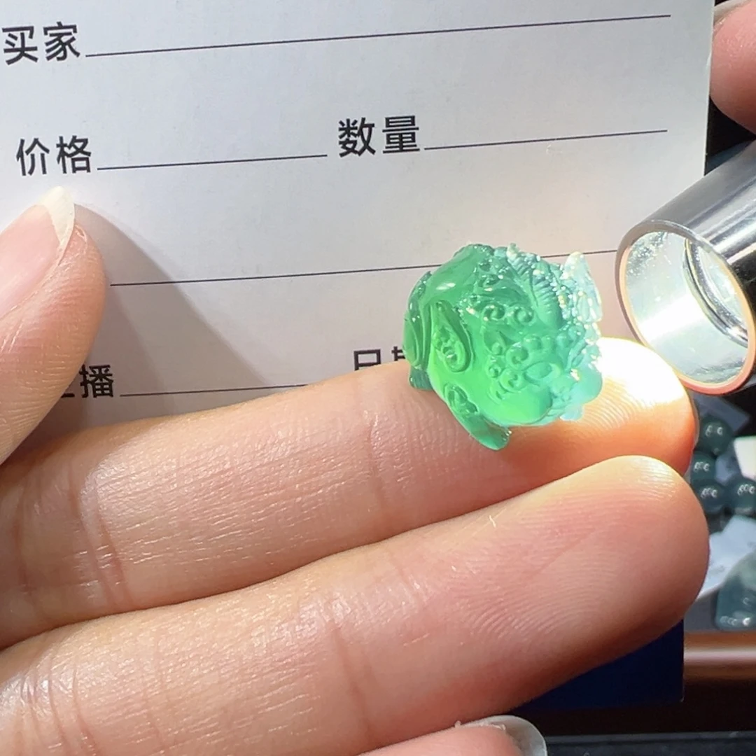 翡翠未镶嵌颈饰5882