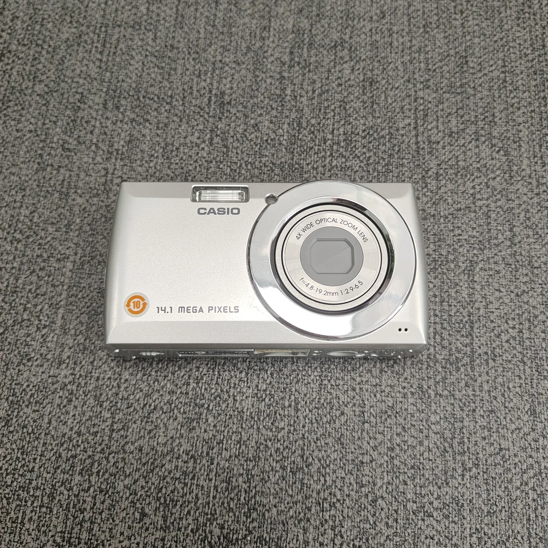 9新 Casio/卡西欧 QV-R100 相机 1400w像素 人像美颜 学生平价