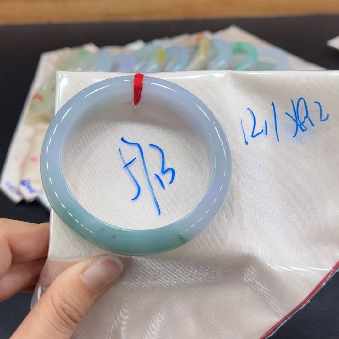 【闪购商品】翡翠手镯未镶嵌手镯