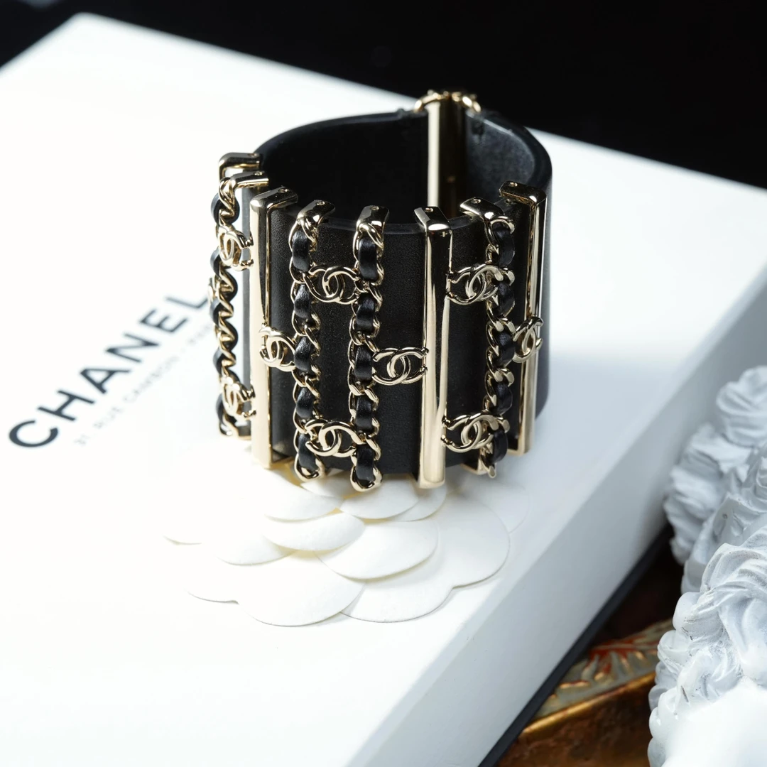 95新 Chanel/香奈儿 柚礼中古/香奈儿双C皮穿宽版手镯LZ503100