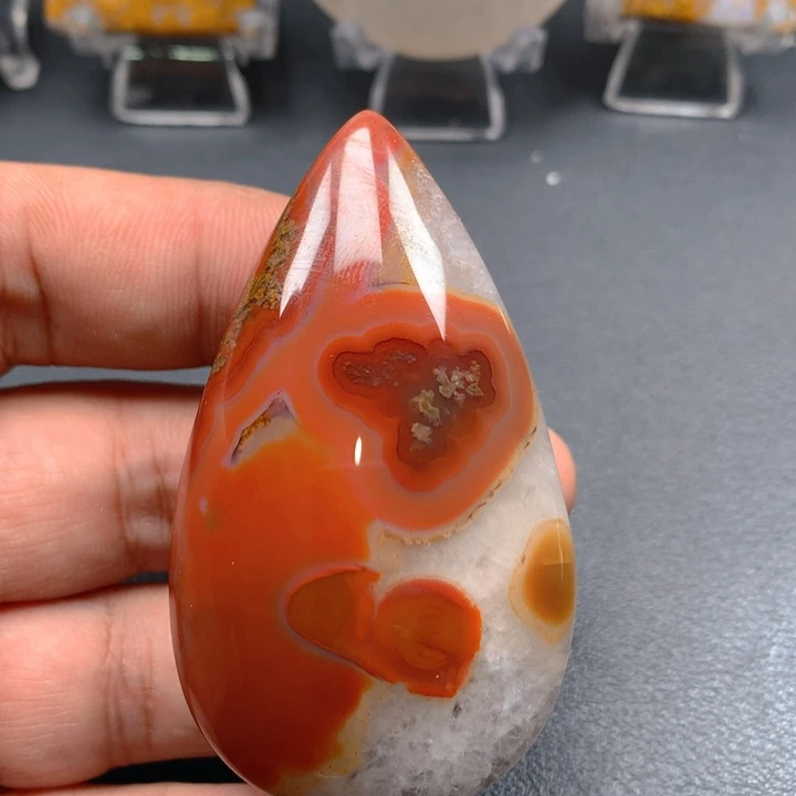 玛瑙/玉髓颈饰未镶嵌动****六