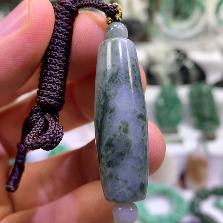 独山玉未镶嵌颈饰