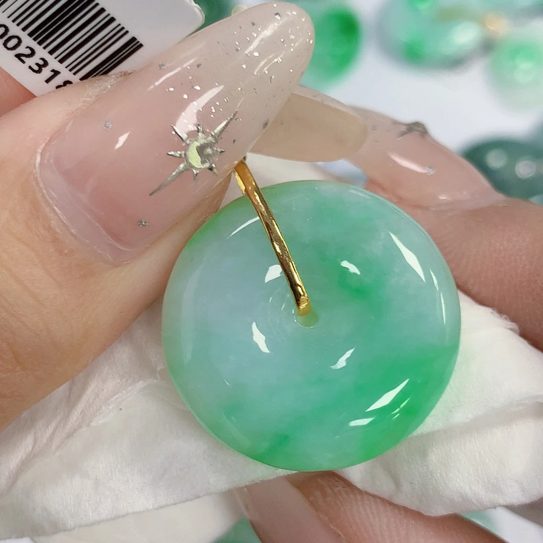 颈饰18K金镶嵌翡翠