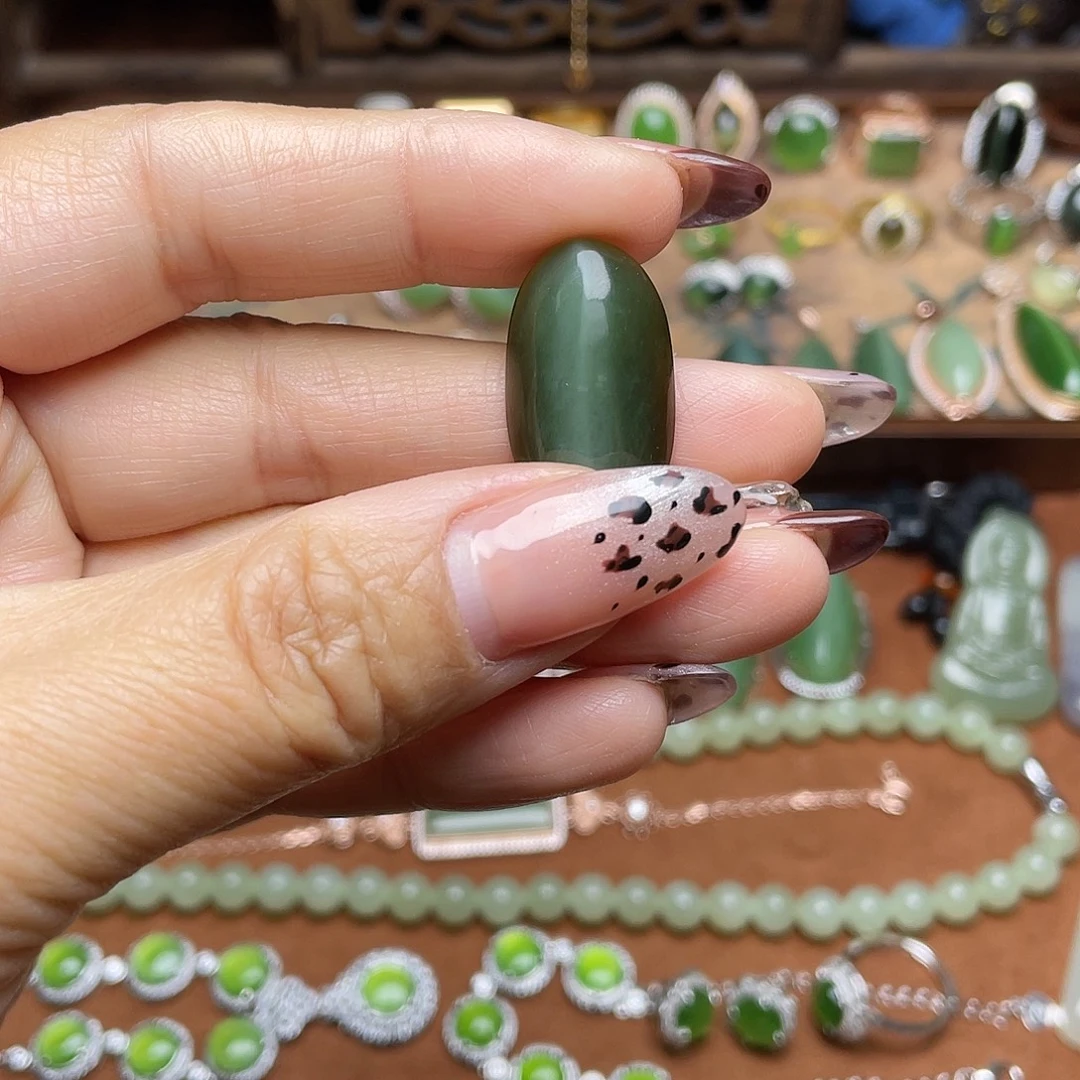 和田玉（碧玉）未镶嵌吊坠(不含链)裸蛋面