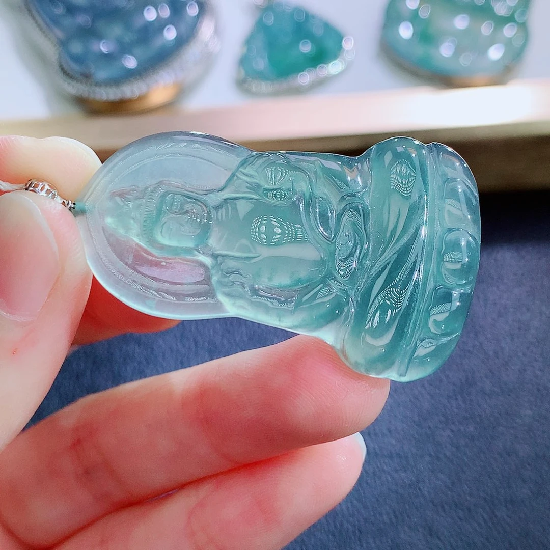 翡翠18K金镶嵌颈饰翡翠