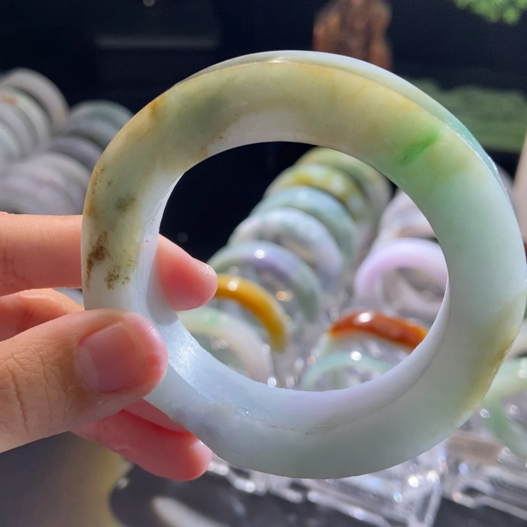 雨****定制翡翠未镶嵌手镯