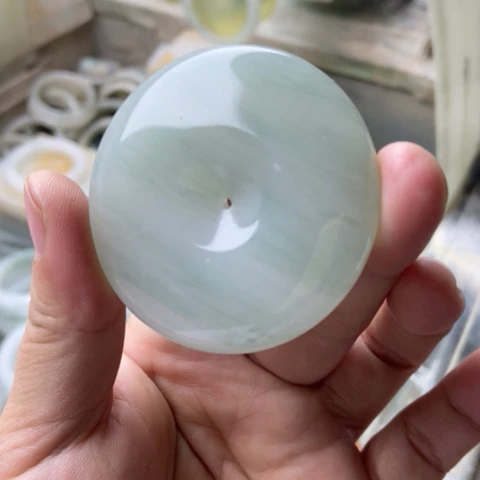 客***佬石英质玉（金丝玉）未镶嵌颈饰