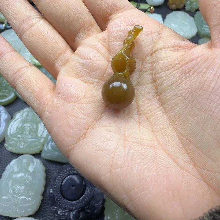 和田玉未镶嵌珠宝奇石