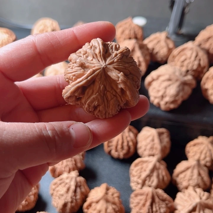 嗷***哦文玩核桃吊坠文玩