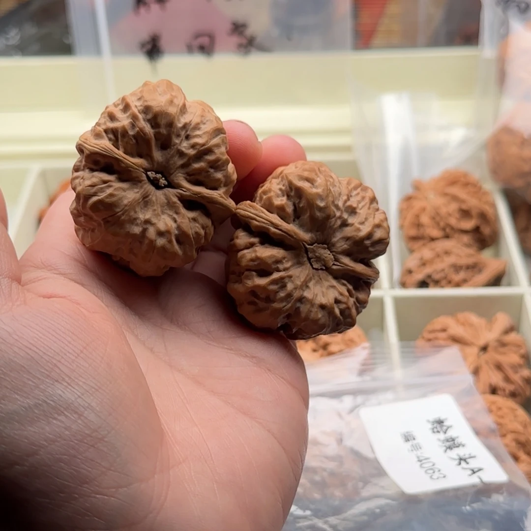 Y***C文玩核桃吊坠4063