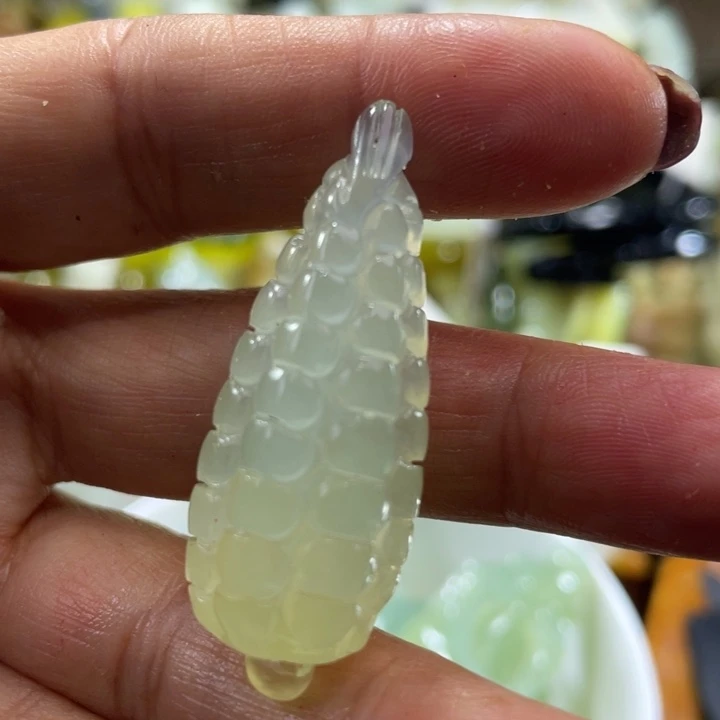 岫玉未镶嵌吊坠吊坠